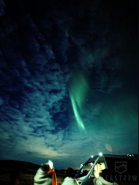 From Reykjavik: Northern Lights Tour with Hot Cocoa & Photos - Hot cocoa, Kleina, and Icelandic wool blankets, your comfort plan