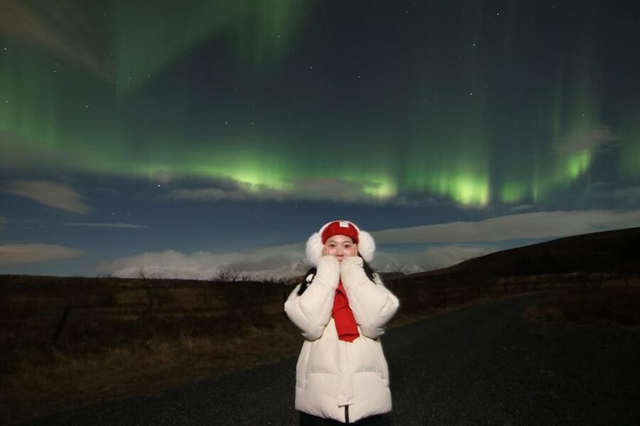 From Reykjavik: Northern Lights Tour with Hot Cocoa & Photos - Free photos that you did not have to figure out yourself