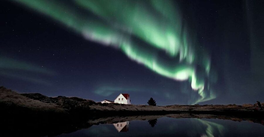 From Reykjavík: Northern Lights Tour with Hot Cocoa & Photos - The 3.5-hour timing: where your night really goes
