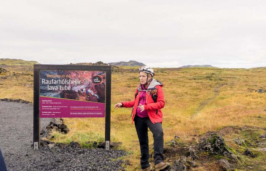 From Reykjavik: Raufarhólshellir Lava Tunnel Tour - Winter icicles: why cold-month visits feel like a different cave