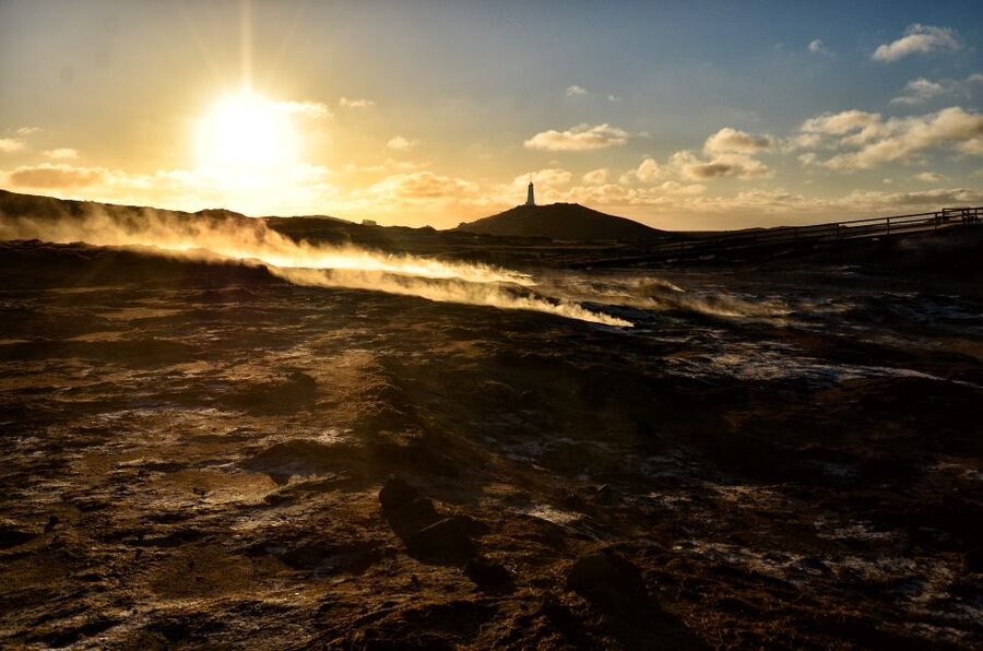 From Reykjavik: Reykjanes Geopark Tour & Airport Transfer - The drive north: Hafnarfjörður break and then straight into the geothermal zone