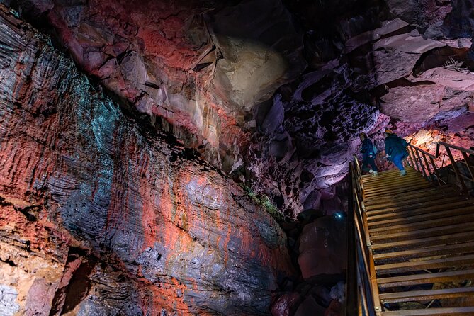 From Reykjavík: The Lava Tunnel tour with Round-trip Transfer - Reykjavik to Raufarholshellir: how the tour actually flows