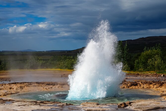 Full-Day Golden Circle Private Tour from Reykjavík - Geysir Geothermal Area: Watching Steam Erupt on Schedule