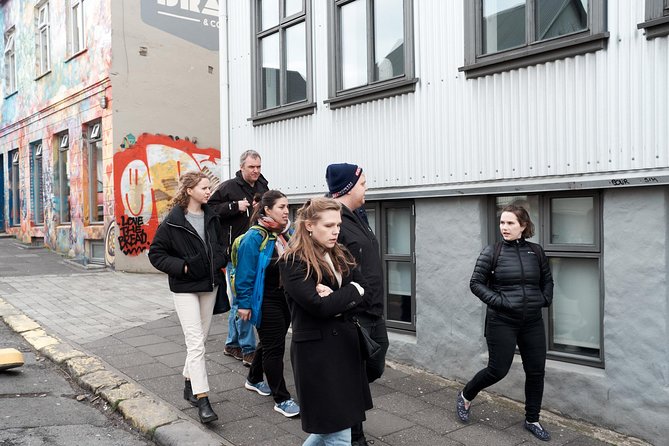 Funky History Walking Tour in Reykjavik - With local storyteller - The included hot dog moment and practical break planning