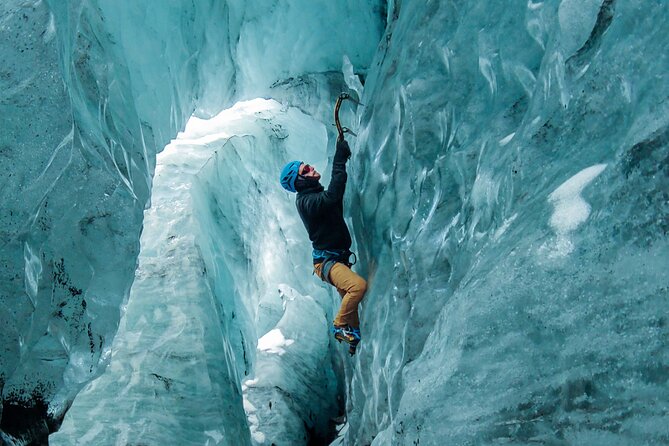 Glacier Adventure at Sólheimajökull Private Tour - The Glacier Time: Following the Line to the Terminal Area and Plateau