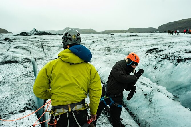 Glacier Hike at Solheimajokull in Small Group (6 pers max) - Group size of 6: what you gain (and what it changes)