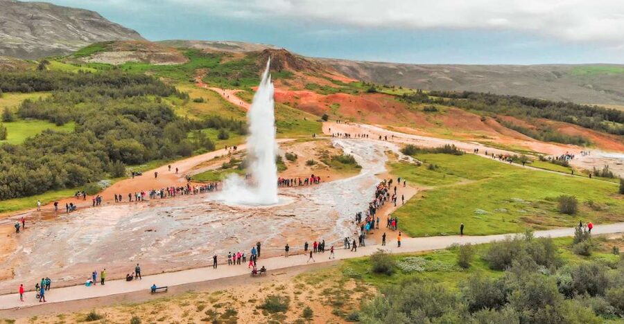 Golden Circle and Kerið Crater Small Group Tour - The small-group bus from Reykjavik, with Wi-Fi that actually helps