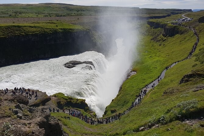 Golden Circle and Kerid Volcanic Crater Small-Group Day Tour - Kerið Volcanic Crater Lake: The Stop With the Most “Wow per Minute”