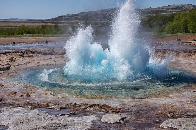 Golden Circle and the Secret Lagoon Private Tour from Reykjavik - Geysir: watching eruptions without the chaos