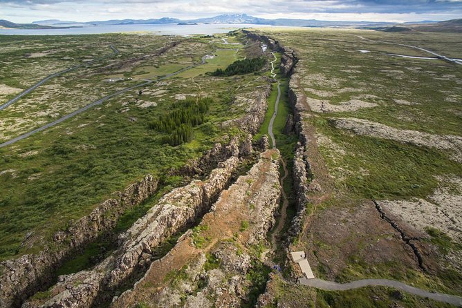 Golden Circle Classic in Small group - Also for cruises - What to pack for Iceland layers and wet-day reality