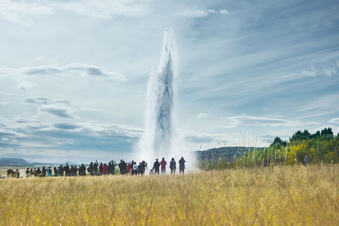 Golden Circle Classic Tour with Secret Lagoon Relaxation - Gullfoss Waterfall Views: Timing Your Photos at the Edge