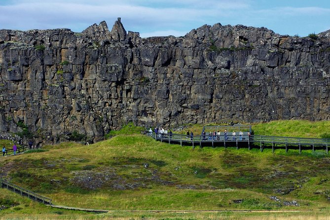 Golden Circle Day Trip with Fridheimar Greenhouse visit from Reykjavik - Þingvellir National Park: tectonic plates you can walk toward
