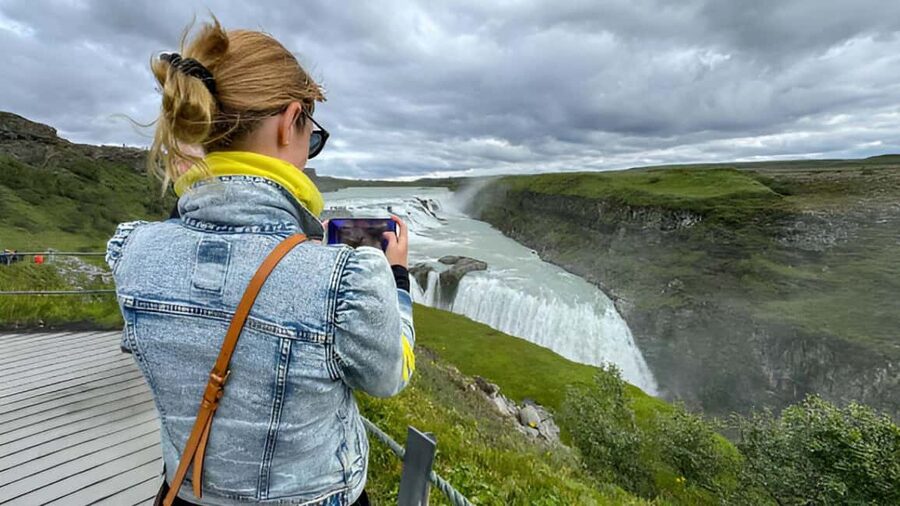 Golden Circle & Kerid Crater Small Group Tour from Reykjavik - The minibus rhythm: pickup, pacing, and why small really helps