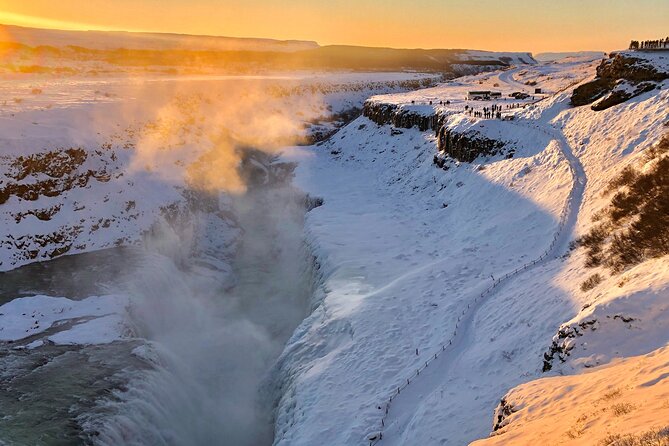 Golden Circle & Northern Lights Tour from Reykjavik - Northern Lights Hunt from Reykjanes Peninsula: How the Game Plan Works