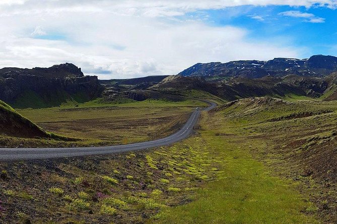 Golden Circle. Private Day Tour from Reykjavik - Haukadalur geothermal valley: how to enjoy Strokkur safely and calmly