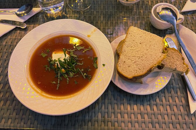 Golden Circle Silfra Snorkeling and Fridheimar Tomato Farm Lunch - Guides and the small moments that make the day smoother