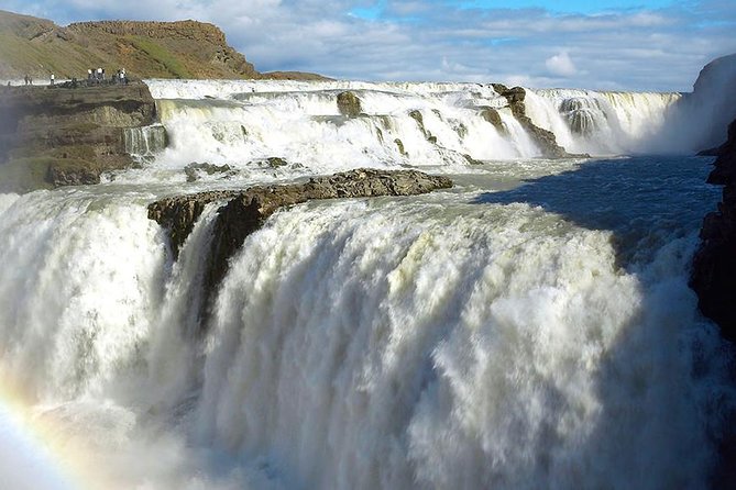 Golden Circle Tour and Evening Northern Lights Cruise from Reykjavik - Gullfoss Waterfall: The Hvítá River’s Big Drop Into a Crevice