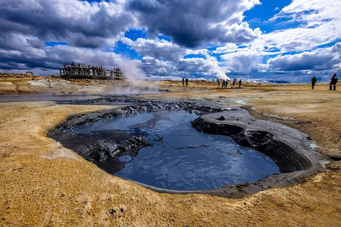 Golden Circle Tour Small Group - Discover Icelandic Icons - Haukadalur geothermal area: how to enjoy geysers without guessing