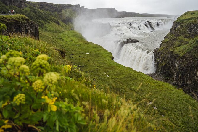Golden Circle with Kerid Crater & Local Farm Visit in Small Group - Kerið Crater: rim views and the wow of going down