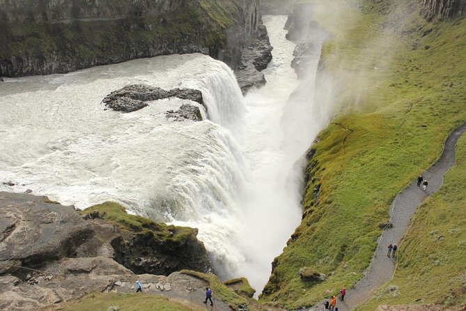 Golden Circle with Kerid Volcanic Crater Day Tour from Reykjavik - Stop 1 in Reykjavik: Getting Oriented Before You Hit the Road