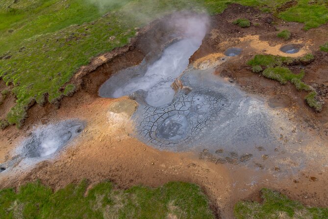 Helicopter Flight Over Geothermal Landscapes from Reykjavik - The geology lesson: tectonic plates to power in Iceland