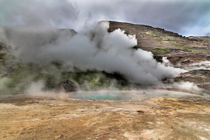 Helicopter Flight Over Geothermal Landscapes from Reykjavik - Seats, comfort, and the weight limit to know early