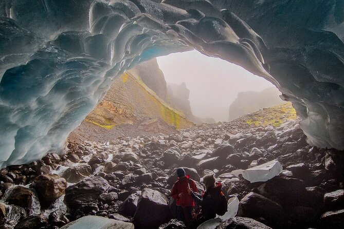 Hidden Ice Cave on Vatnajökull: A Full-Day Remote Glacier Hike - The Hidden Ice Cave descent: the moment you came for