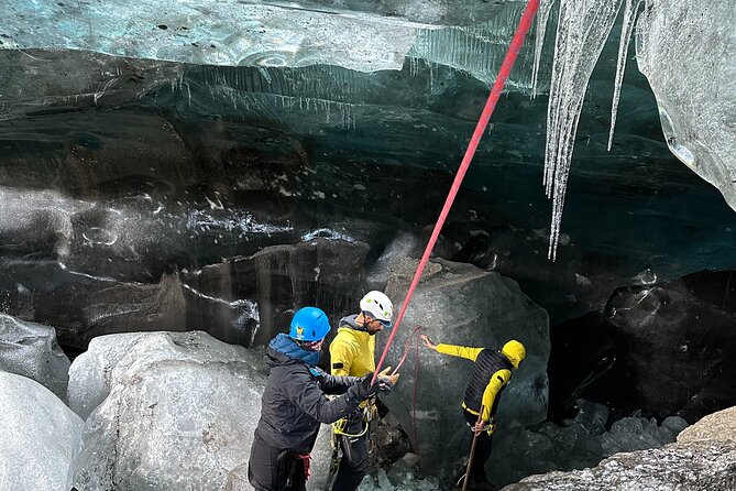 Hidden Ice Cave on Vatnajökull: A Full-Day Remote Glacier Hike - Weather, daylight, and the realistic time on ice