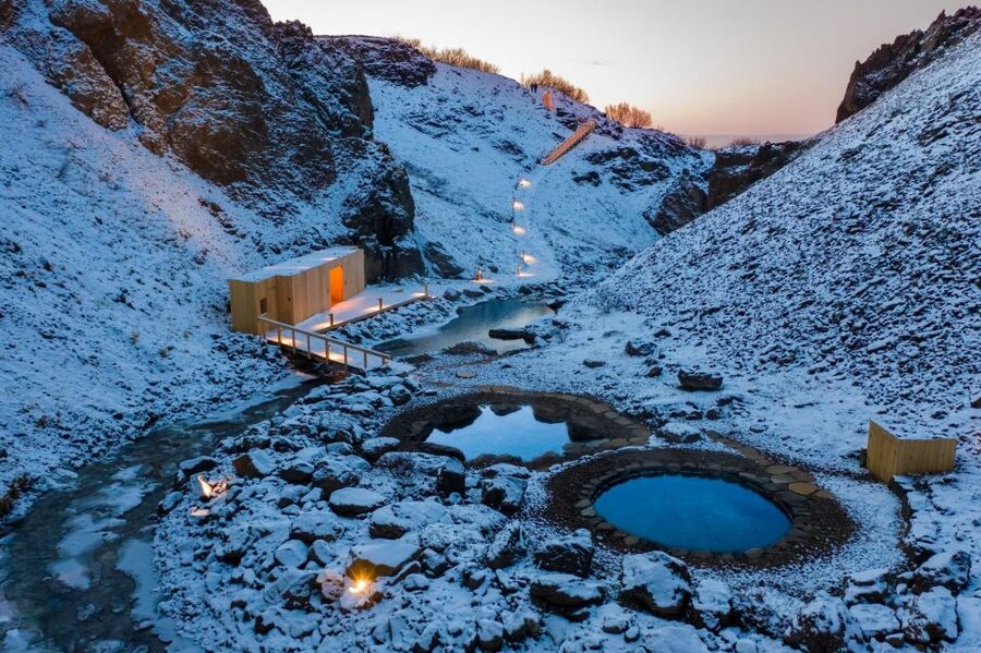 Husafell: Canyon Baths Soak with Short Highlands Hike - Inside the Canyon Baths: soaking time, natural rules, and comfort details
