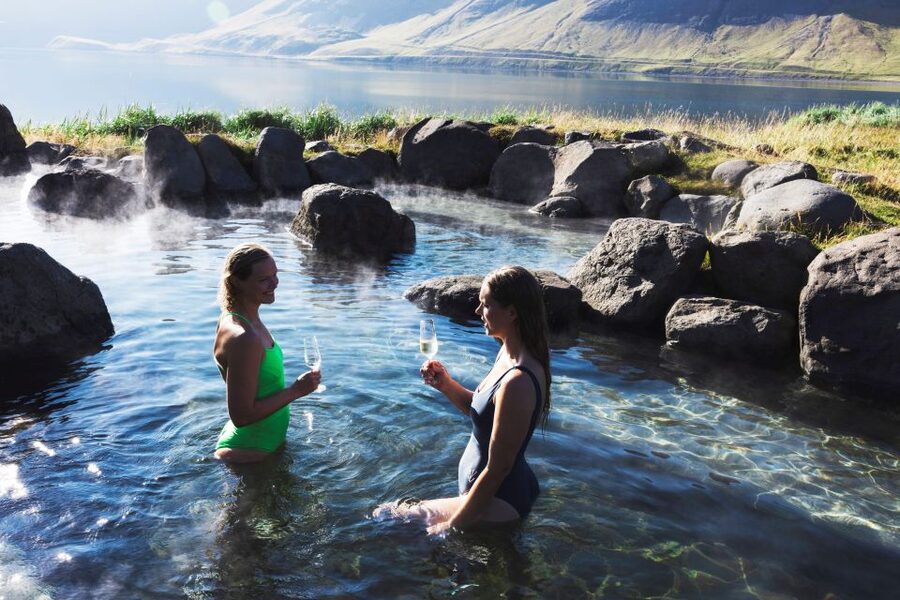 Hvammsvik Hot Springs: Admission Package - Check-In and First Impressions: Reception, Bracelet, and English Help