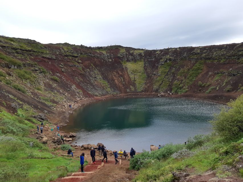 Iceland: 3-Day Golden Circle, South Coast, & Glacier Tour - Day 2: Seljalandsfoss, Gljúfrabúi, Skógafoss, and the black sand finish