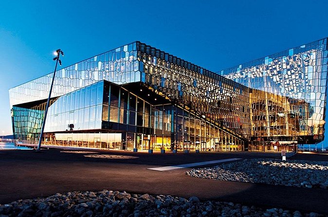 Iceland: Airport Transfers between Keflavik and Reykjavik City - What the Friendly Driver Feedback Tells You