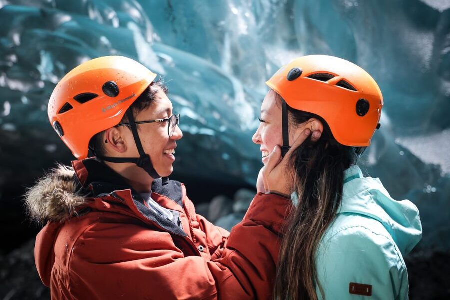 Iceland: Ice Cave Captured with Professional Photos - The guide talk: Vatnajokull context without the boring lecture