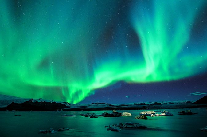 Iceland Northern Lights Tour Magical Winter Night Experience - Comfort in winter: private ride, WiFi, and air-conditioned breathing room