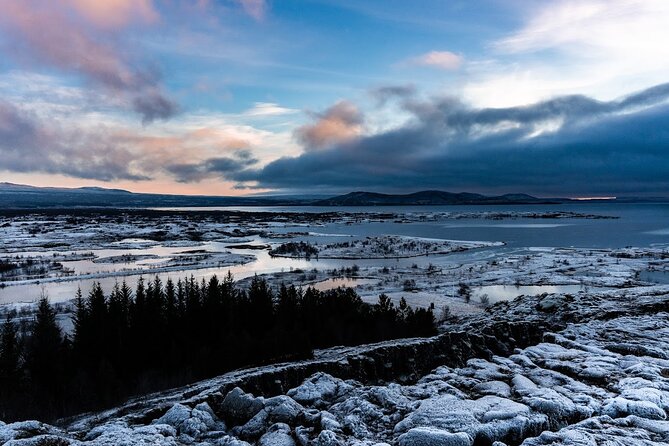 Iceland's Golden Circle in Spanish with Pickup Included - Geysir geothermal area: timing your photos around Strokkur eruptions