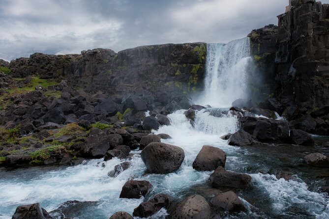 Iceland´s Golden Circle Minibus daytour - Kerið crater lake: the color stop you do not want to skip
