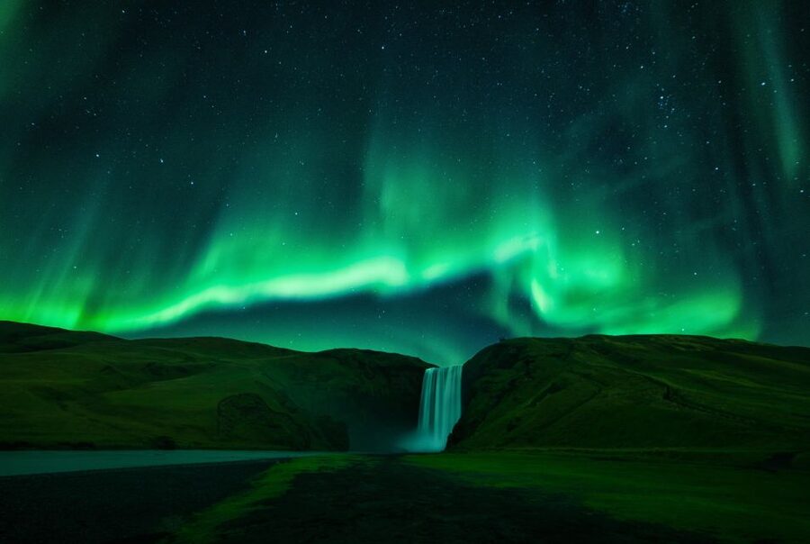 Iceland: South Coast and Northern Lights Tour - South Coast by bus, from Hengill to Vík