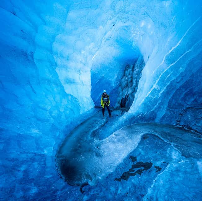 Iceland: Vatnajokull Glacier Hike and Ice Cave Tour - Guides Make the Difference: Elias, Norbert, and Bane in Action