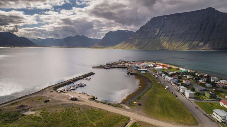 Ísafjörður: Flateyri Village tour: Nature, Culture, History - Key Things I’d Prioritize