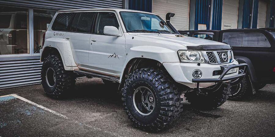 Jeep Safari from Reykjavik - The Superjeep advantage: going where normal cars won’t