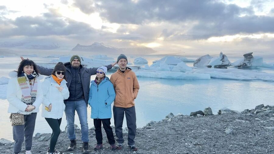 Jökulsárlón Floating Glacier & Diamond Beach Day Tour - The one-hour boat cruise: the moment the glacier becomes your neighbor