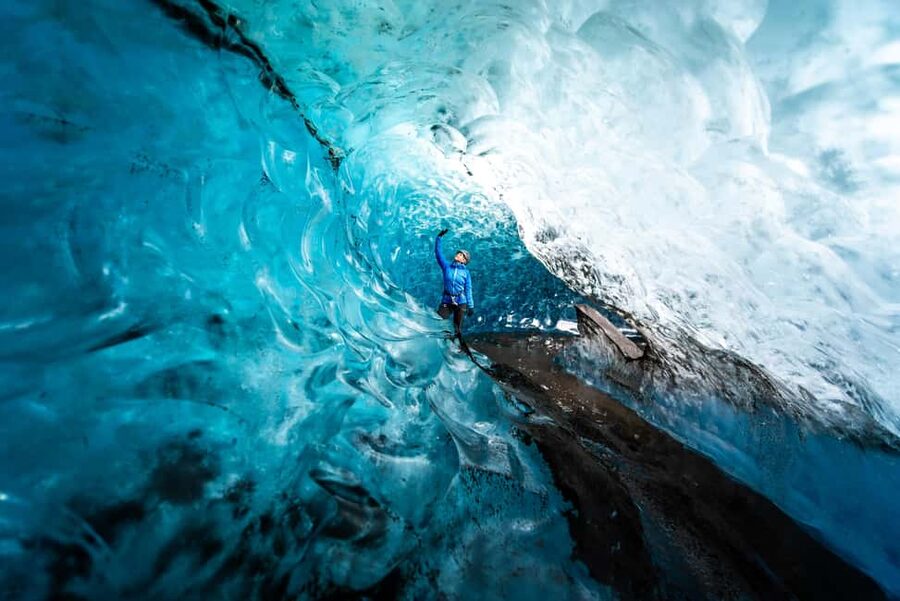 Jökulsárlón: Glacier Hike to a Remote Ice Cave - The Remote Glacier Hike: Why Walking Further Helps