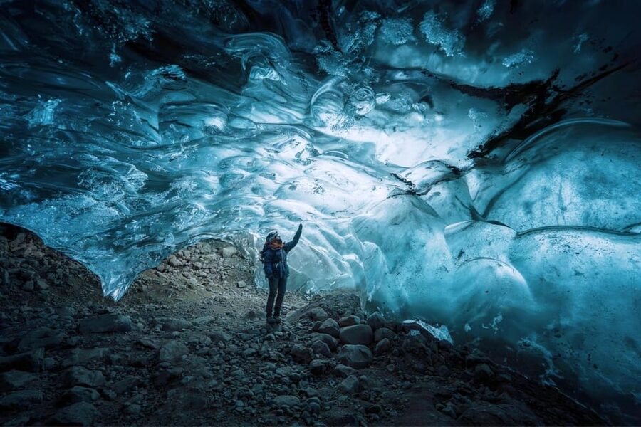 Jökulsárlón: The Original Ice Cave Tour on Vatnajökull - Where you start: Jökulsárlón Glacier Lagoon and the 15-minute buffer