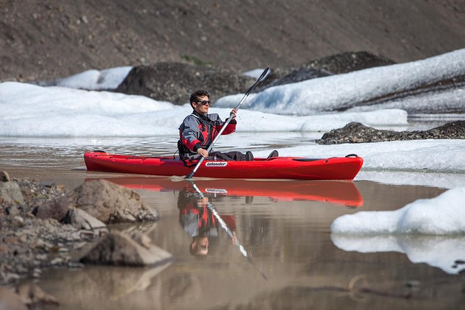 Kayaking on the Sólheimajökull Glacier Lagoon - Getting geared up at Sólheimajökull parking lot (and why it matters)