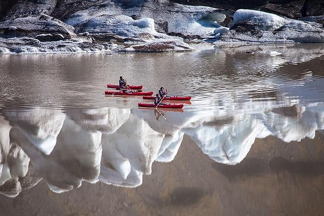 Kayaking on the Sólheimajökull Glacier Lagoon - The course: peaceful paddling, but expect wind and boundaries