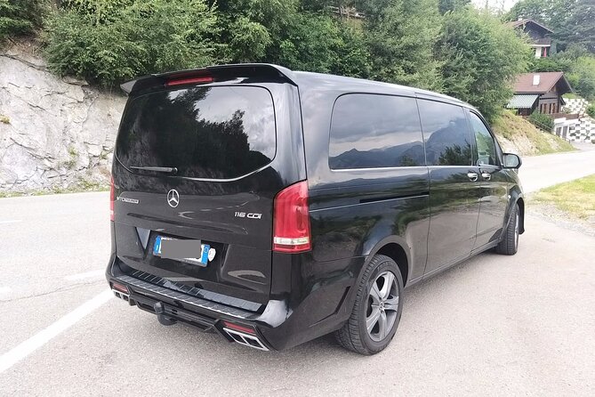 Keflavik Airport (KEF) to Reykjavik hotel or address - Arrival Private Transfer - Vehicle choice for up to 8 passengers and Iceland weather readiness
