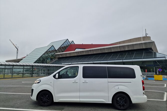 Keflavik Airport Private Transfer One Way - Why this Keflavik to Reykjavik private transfer is such an easy win