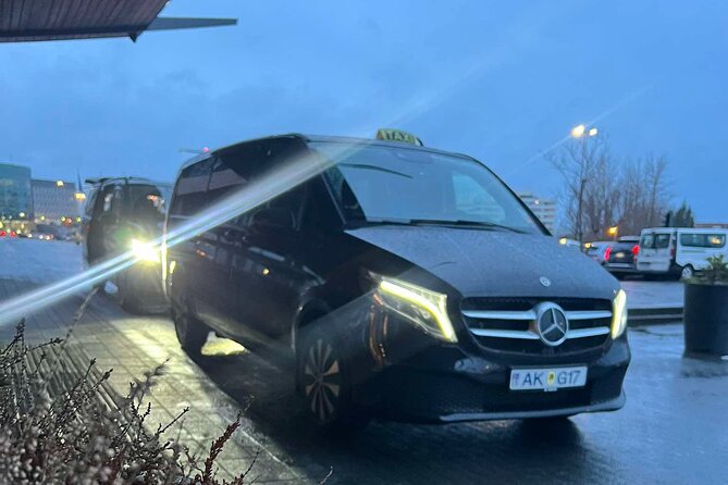 Keflavik Airport : Private Transfer TO/FROM Reykjavik - The 45-minute ride: comfort, WiFi, and less airport fatigue