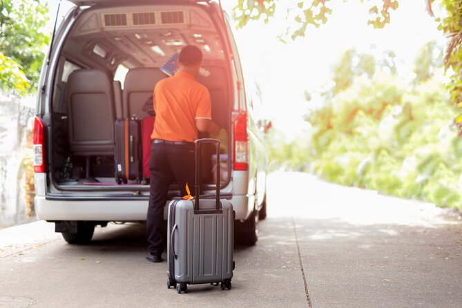 Keflavik Airport Private Transfer To/From Reykjavik cruise Ports - Price and value: why $87.50 per person can be a smart move