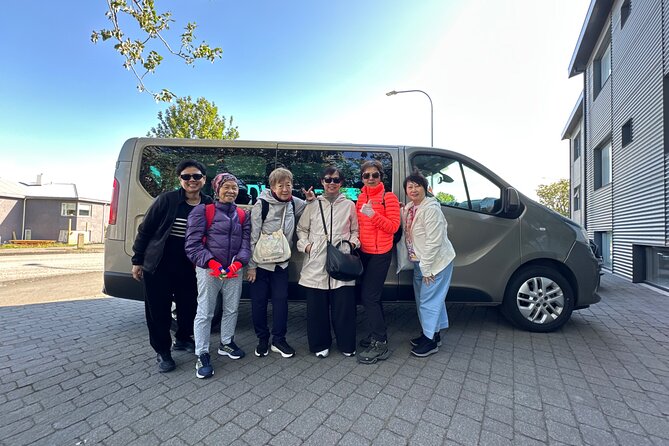 Keflavik Airport: Private Transfer To/From Reykjavik - upto 8 PAX - Key things to know before you book